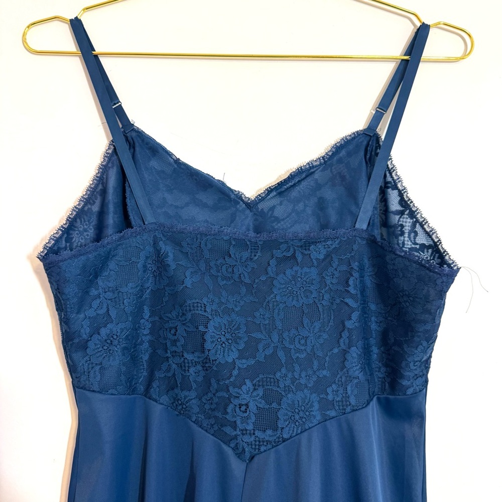 Vanity Fair Vintage 70s 80s Nylon Lace Trim Slip Dress Chemise Nightgown 36 S M - Picture 8 of 10